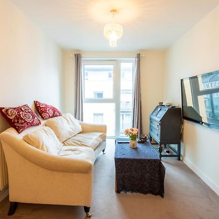 Amazing Modern 2 Bedroom Flat In Greenwich For 4 People ลอนดอน ภายนอก รูปภาพ