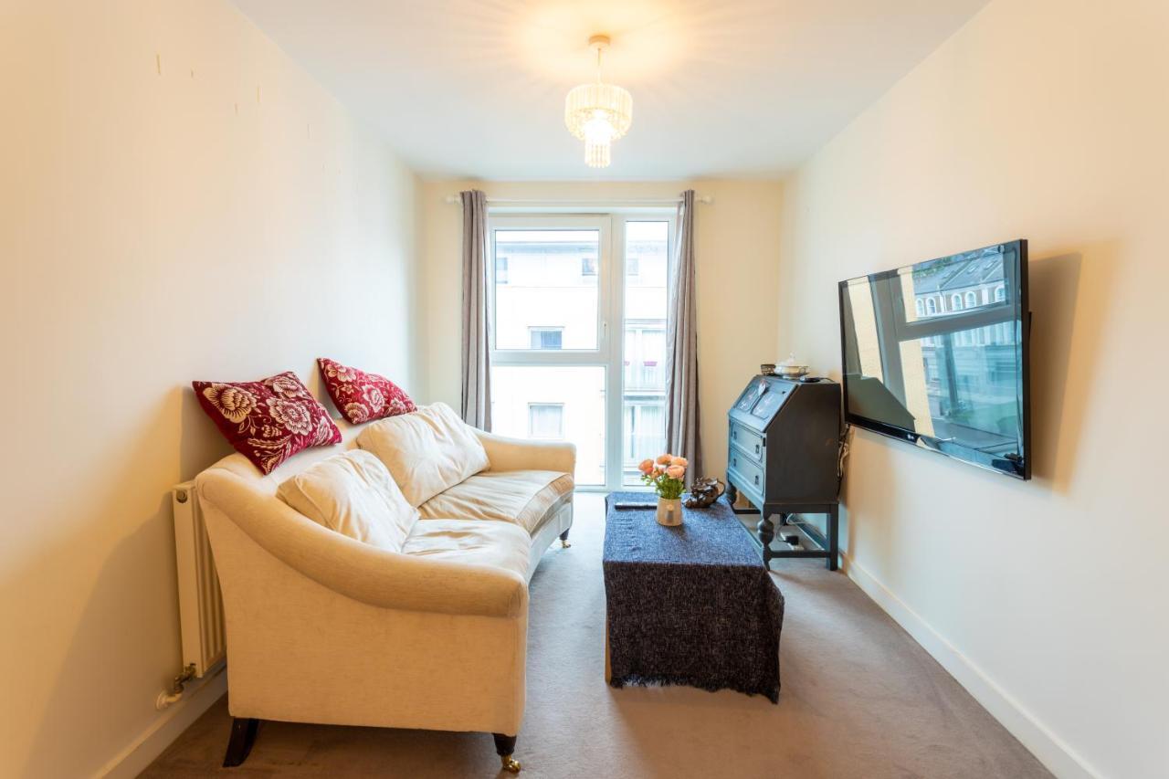 Amazing Modern 2 Bedroom Flat In Greenwich For 4 People ลอนดอน ภายนอก รูปภาพ